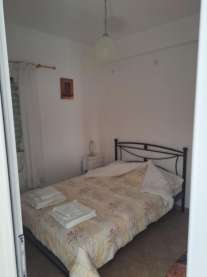 Apartment With Sea View And Balcony 60M From Beach Aegina Eksteriør bilde